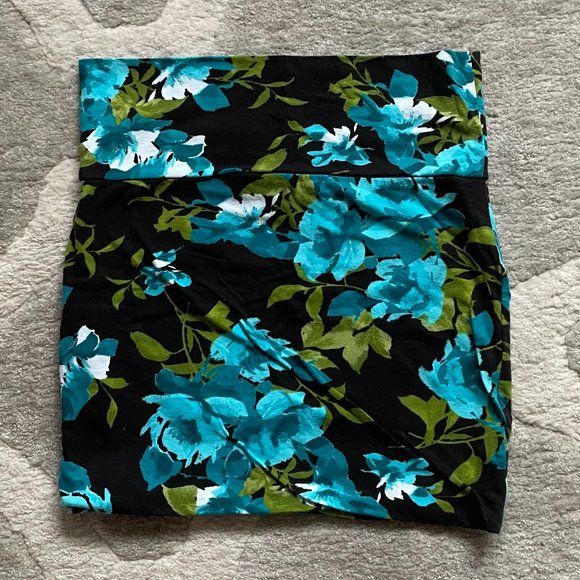 💗HP💗 Floral Stretch mini skirt - Picture 1 of 3